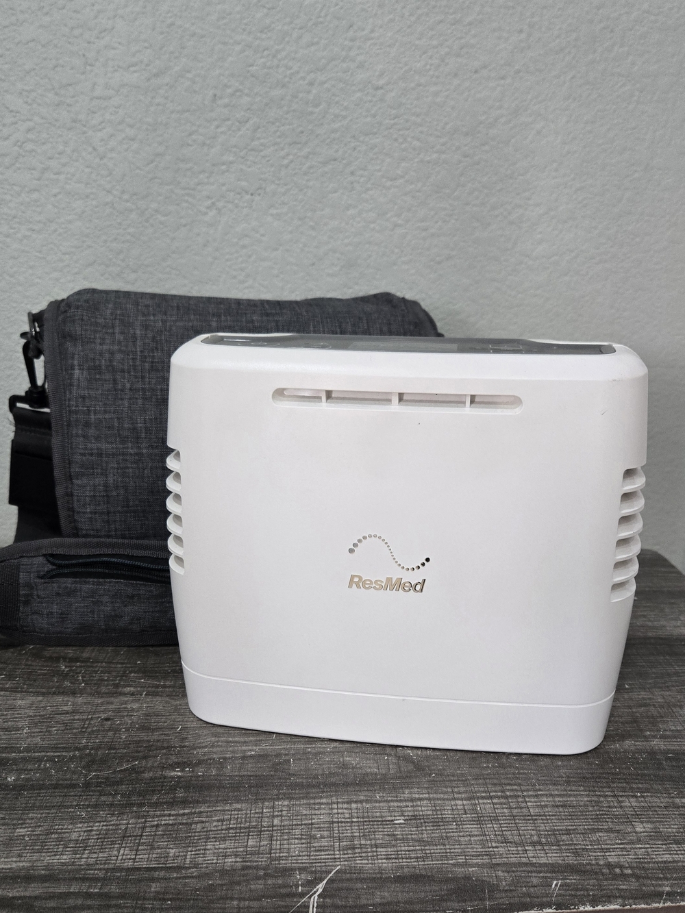 UNTESTED ResMed Mobi Portable Oxygen Concentrator With Bag NO CHARGER